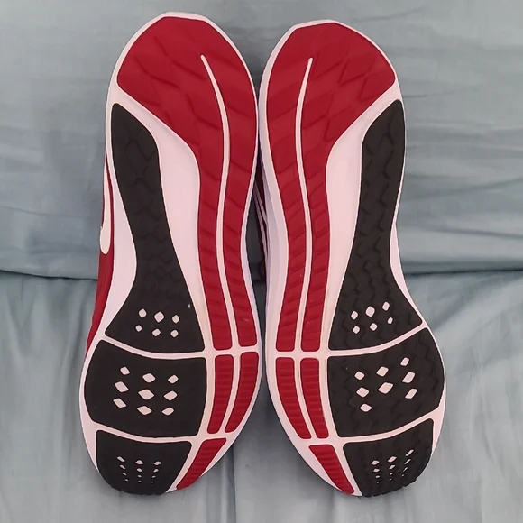 Nike Red Men's Shoes - Picture 5 of 9